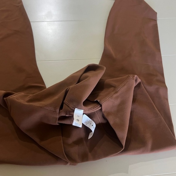 Lululemon Align High-Rise Pant 28"
Roasted Brown - Picture 7 of 9
